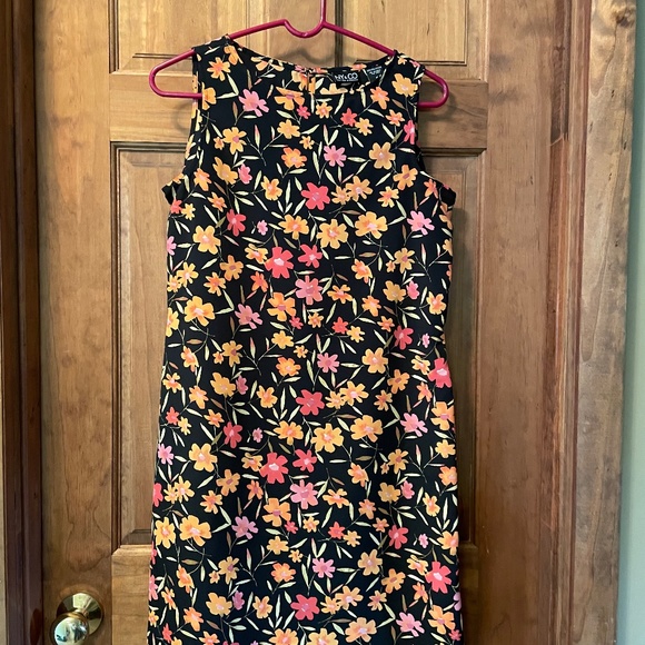 NY and CO Dresses & Skirts - Sheath dress